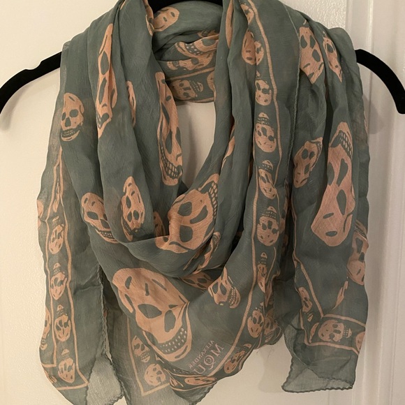 Alexander McQueen Accessories - Alexander McQueen Silk Skull Scarf